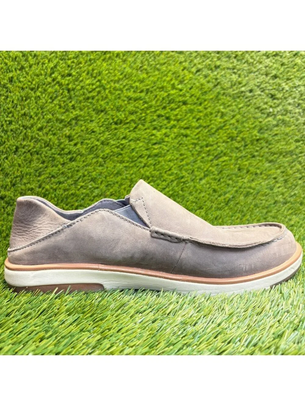 OluKai Kalia Mens Size 10 Gray Tan Casual Classic Leather Slip On Loafer Shoes